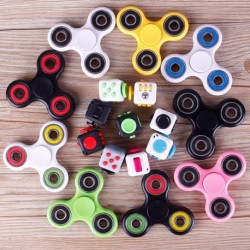 Divatos Cool FIDGET SPINNER stresszoldó pörgettyű játék koncentráció fejlesztő kocka