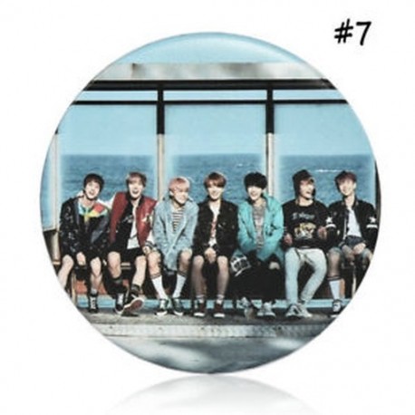 58mm kerek BTS csoportképes kitűző - 37. verzió - KPOP - Bangtan Boys - BTS - BTS 7. verzió