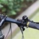 Fekete Sport kerékpár kerékpározás és kerékpározás Bell fém kürtgyűrű Biztonsági hang riasztó fogantyú Új