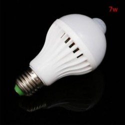 7W PIR mozgásérzékelő Auto E27 7W / 9W LED lámpa izzó infravörös energiatakarékos izzó