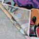 2db 210x150cm-es Graffitis téglafal és deszka padló háttér stúdió fotózáshoz - D6W4