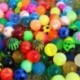 100 db gyerekeknek szóló Magic Ugráló ugráló, úszó, ugráló golyó, gumi Childre D7Y7 számára
