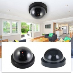 Házbiztonsági hamis kamera Vezeték nélküli szimulált videófelügyelet beltéri / kültéri Dummy Dome kamera villogó