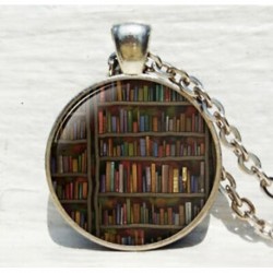 Antik könyv medál, kopott könyvespolc nyaklánc, könyv medál könyv ékszer könyv