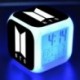 BTS logós - Színváltós LED ébresztőóra naptárral és hőmérővel - KPOP - BTS - Bangtan Boys - 1. verzió