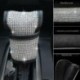 1 DB - 2019-es legnépszerűbb autóváltó gomb burkolat Bling Crystal Gear Auto belső kiegészítők cseréje Gyors