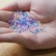 Piros szín - 2mm 3mm 4mm Többszínű cseh üvegmag távtartó gyöngyök kristály kerek barátsághoz karkötő készítés