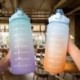 Űrtartalom: 2L 64OZ - 2 literes nagy kapacitású vizes palack szalmacsésze magas hőmérsékletű műanyag sport diák pár