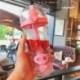 Űrtartalom: 500 ml - 500 ml-es rajzfilm keverő vizes palackok műanyag vízforraló szalma rúd Keverő nagy kapacitású