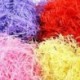 Szín: élénk sárga - 10/30/50/100g papír raffia aprított dekoráció barkács dekor kiegészítők konfetti díszdoboz