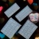 Szín: 10 - 1 db Mini betűk számok 3D körömdíszítések UV kristály epoxi forma körömdíszek szilikon forma