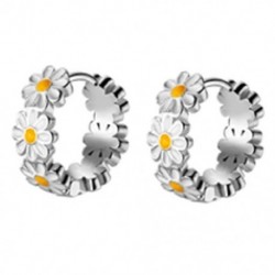 Fém szín: Fülbevaló - 1 pár gyönyörű Huggie Hoop fülbevaló nőknek Daisy Flower Kis csinos, aranyos porcos karikás