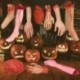 Szín: 5 ujjas kéz - Halloween horror dekorációk függő kellékek hamis véres levágott ujjak lábak élethű szív
