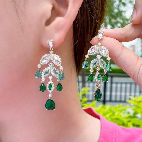Fém szín: elegáns luxus - CWWZircons Royal Green Cubic cirkónia kristály lógó levélcsepp luxus hosszú csillár