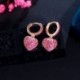 Fém színe: piros - CWWZircons Klasszikus Piros Zöld Cubic Circon Love Heart Shape Charm Huggie Hoop Fülbevaló Női Divatos