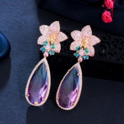 Fém szín: többszínű - CWWZircons Micro Pave Pink Cubic cirkónia virág nagy vízcsepp szivárvány kristály hosszú luxus