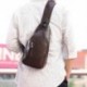 Szín: világosbarna - Márka Messenger táska bőr férfi melltáska Vintage Crossbody válltáska Új férfi üzleti