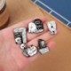 Fém színe: XZ5952 - Fekete Humor Zománc Pins Egyedi Boo Ghost Idézetek Brossok Azt hiszem, meghaltam MOST OKÉL FÜGGŐZET