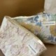 Szín: a - 2023-as új sminkecset tárolótasak rendszerező Jacquard szövet sminktáska virágos cipzáras kozmetikai tasak